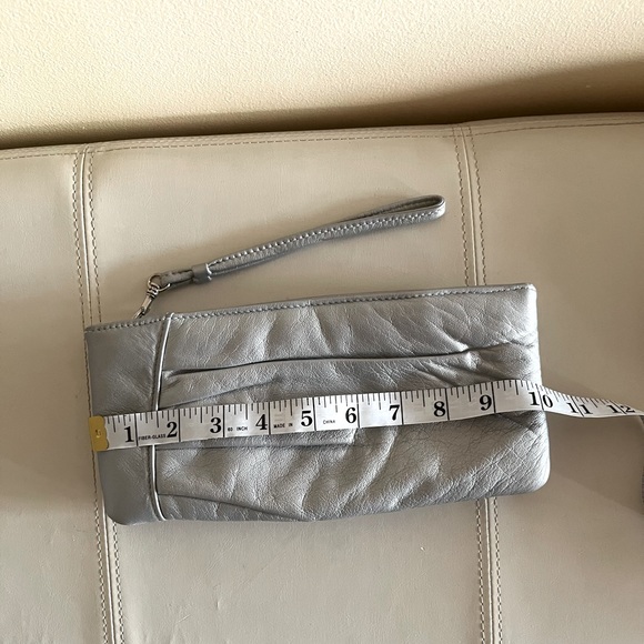 Metallic leather wristlet by Cache. - Picture 5 of 7